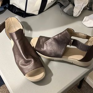Gray sandal by Flexx like new